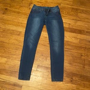 YMI wanna better butt skinny jeans